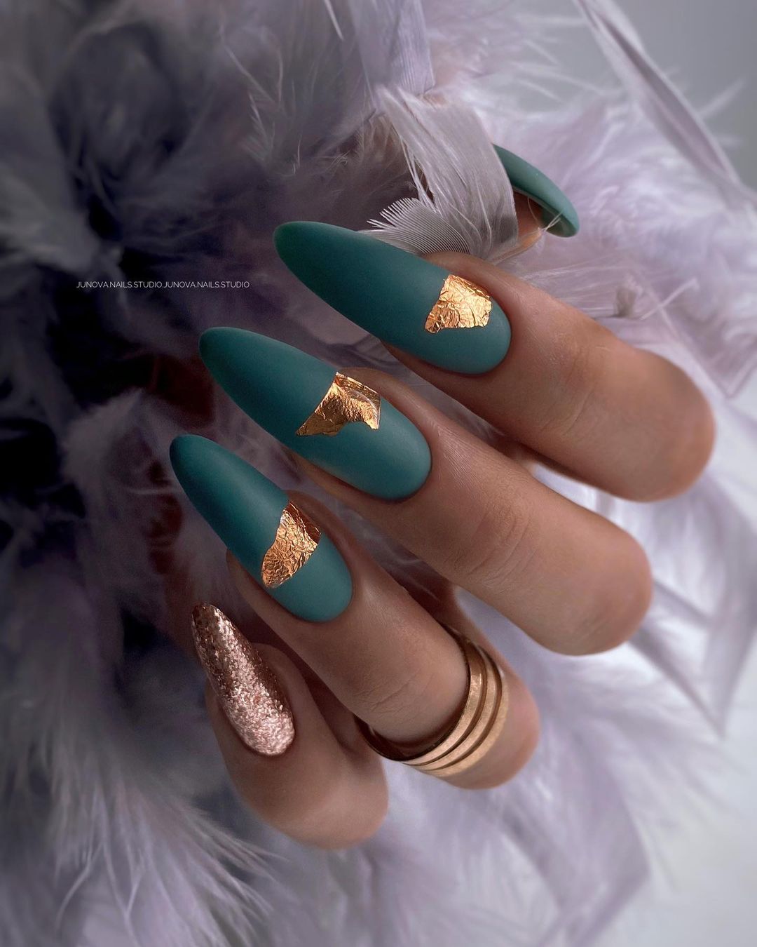 20 Luxury Gold Nail Designs to Add Elegance to Your New Look - Hairstyle