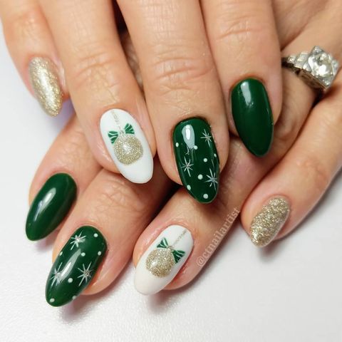 Festive Green Christmas Nails