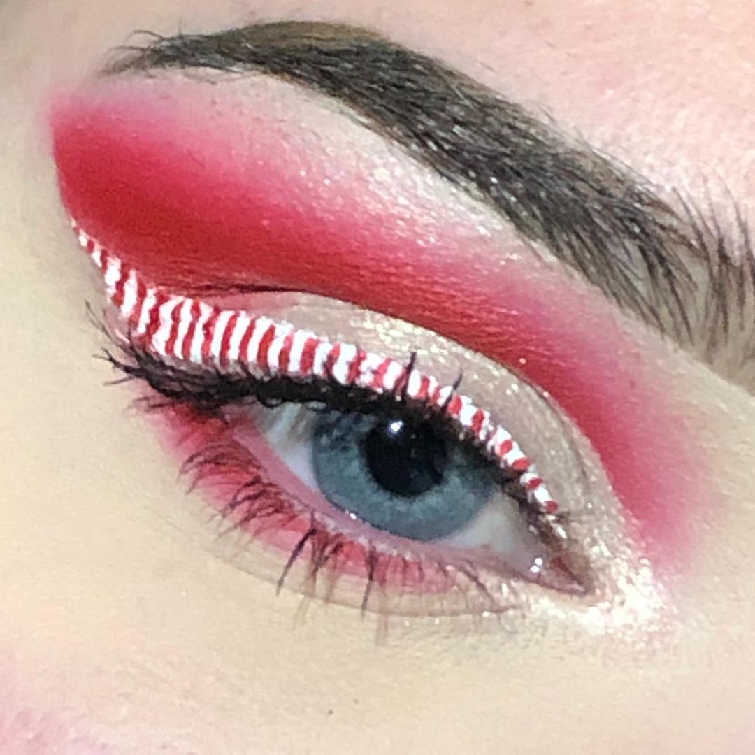 Maquiagem divertida para olhos vermelhos de Natal