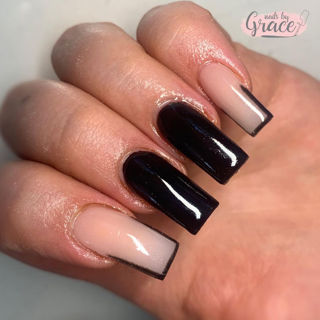 Luxurious and posh black and nude nail style