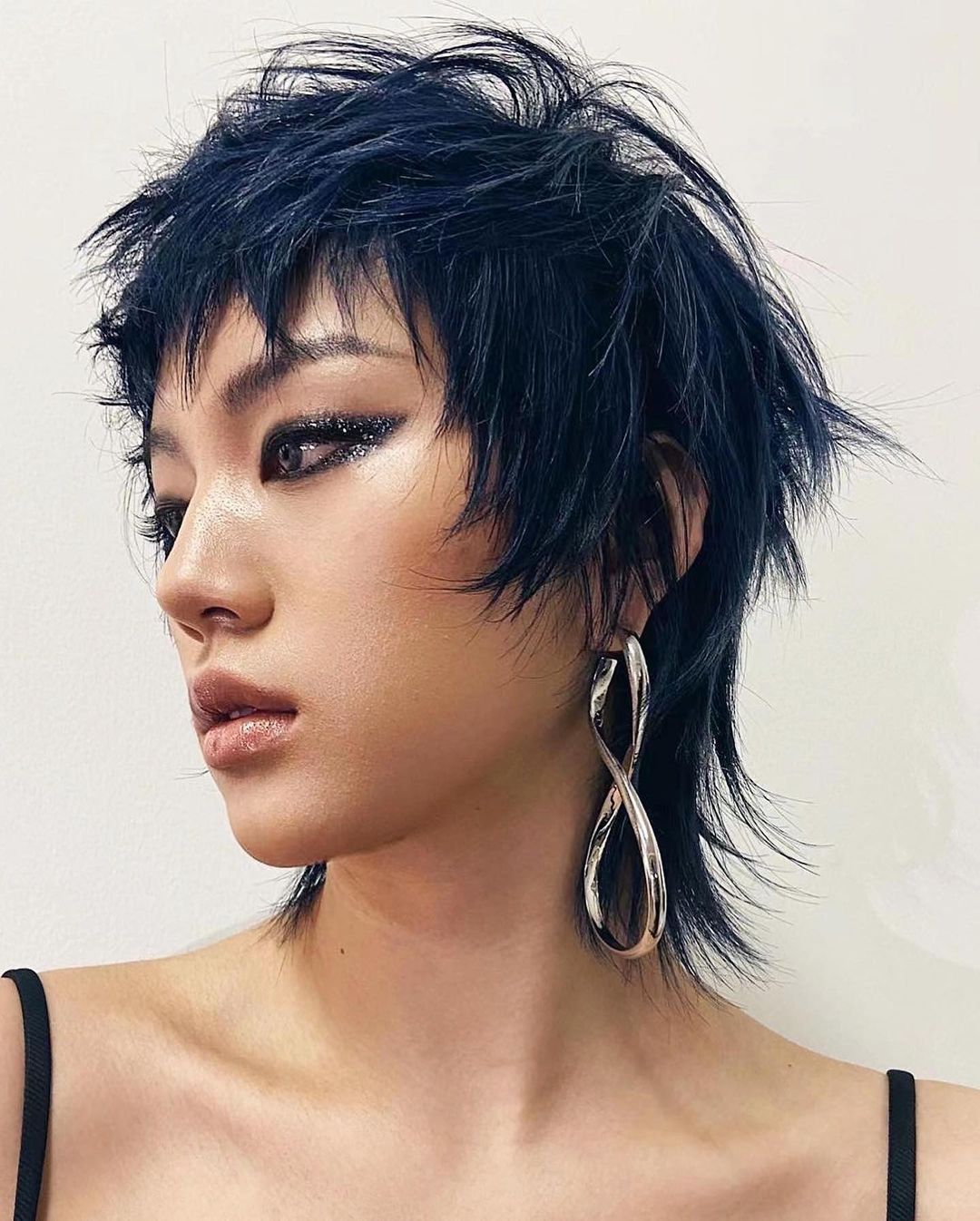 22 New Dramatic Wolf Cut Ideas and Styling Guide - Hairstylery