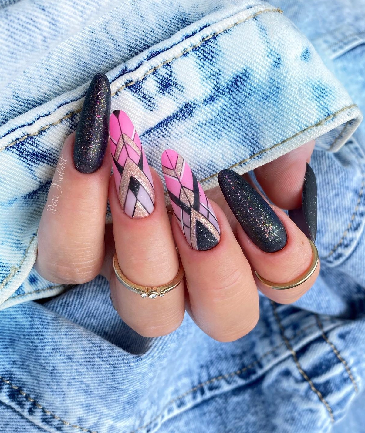 Black and Pink Design Nails