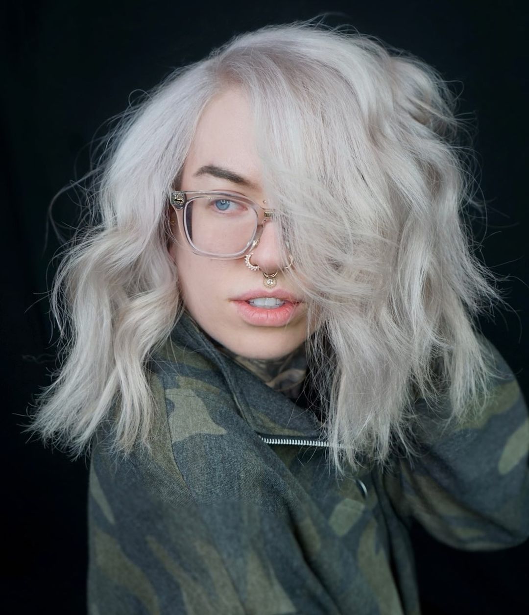 Cold Silver Hair on Shoulder Length Cut