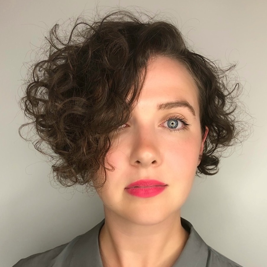 Ear-Length Curly Bob With A Side Part