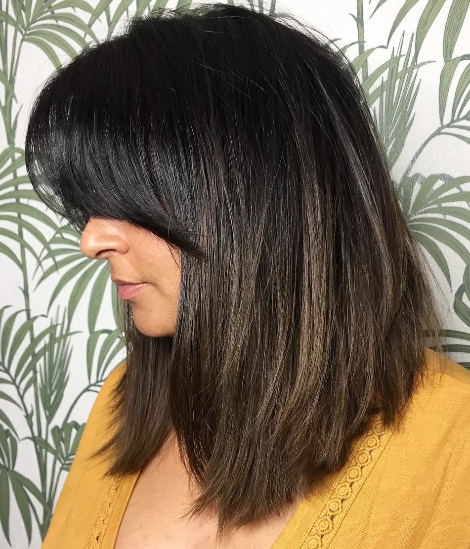 25 Must-Try Medium Length Layered Haircuts for 2022