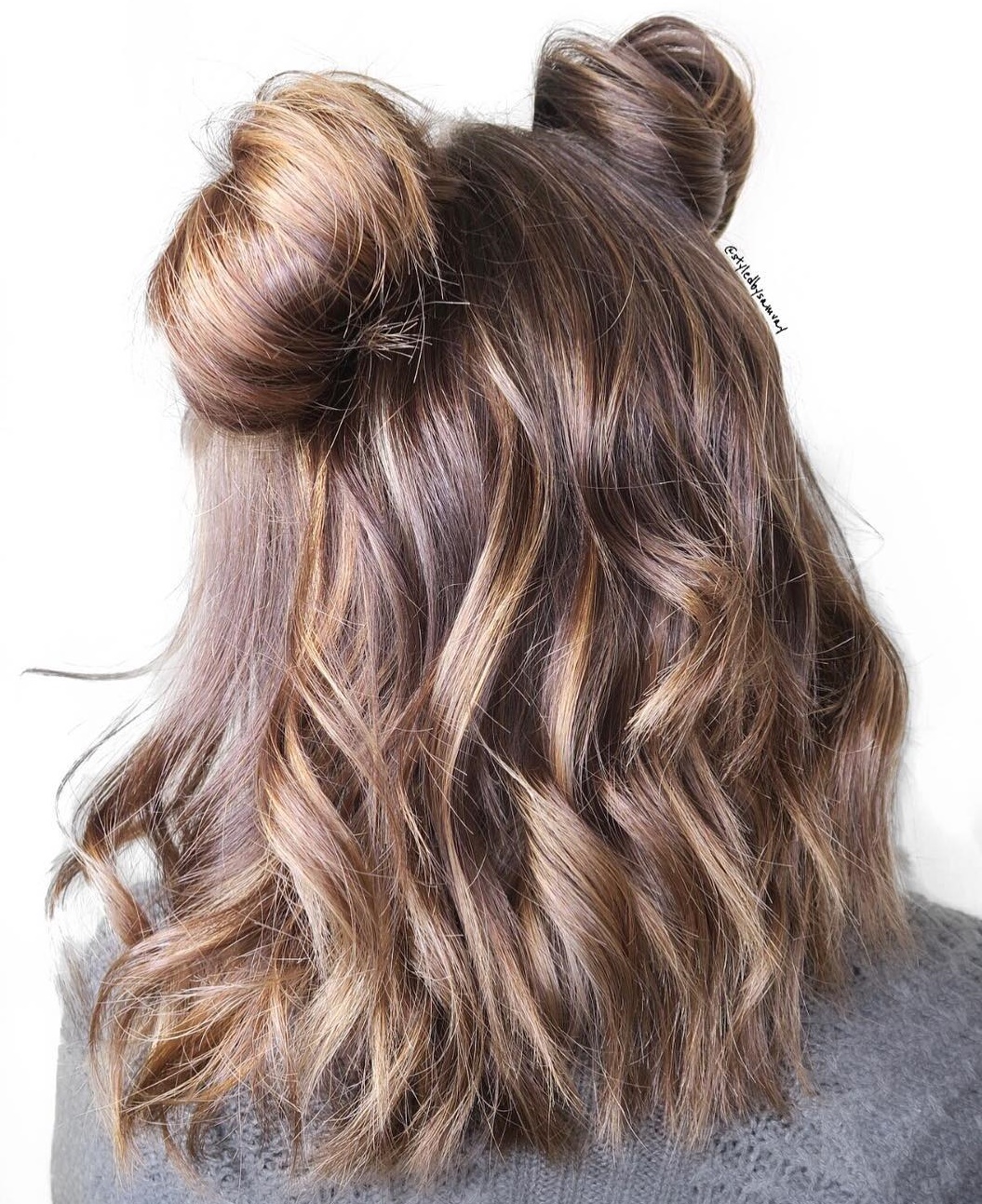 32 Cute Hairstyles for Medium Length Hair Right Now