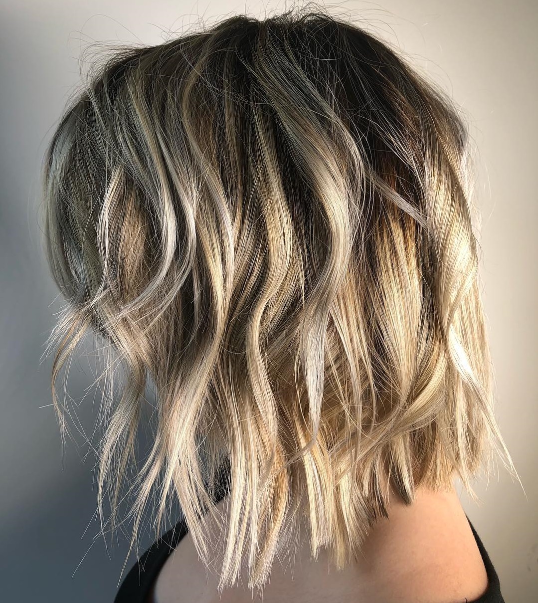 25 Must-Try Medium Length Layered Haircuts for 2022