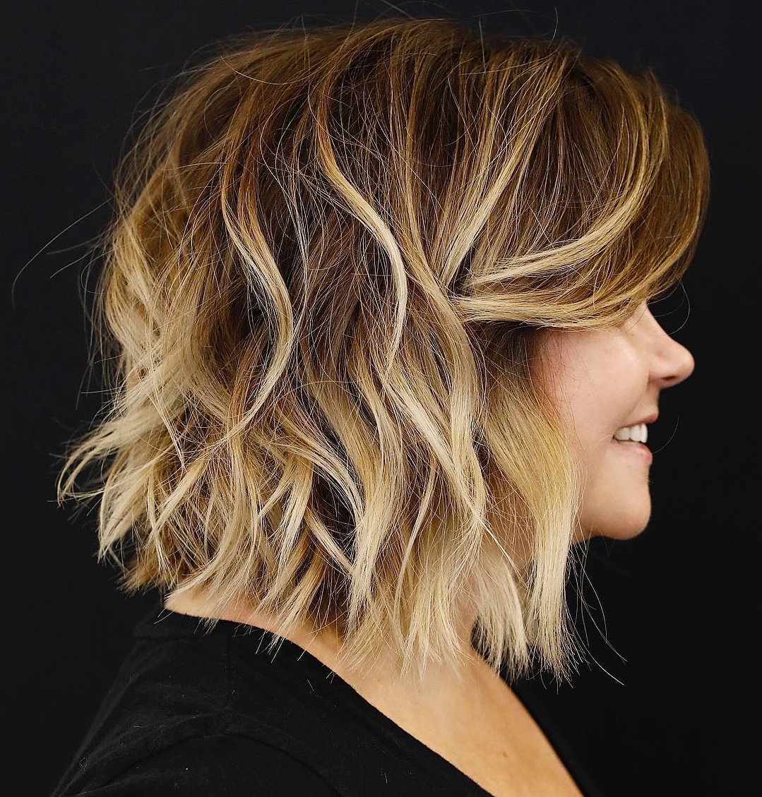 Brown Wavy Bob With Bleached Highlights