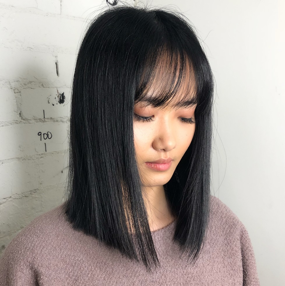 Mid-Length Blunt Cut For Straight Hair