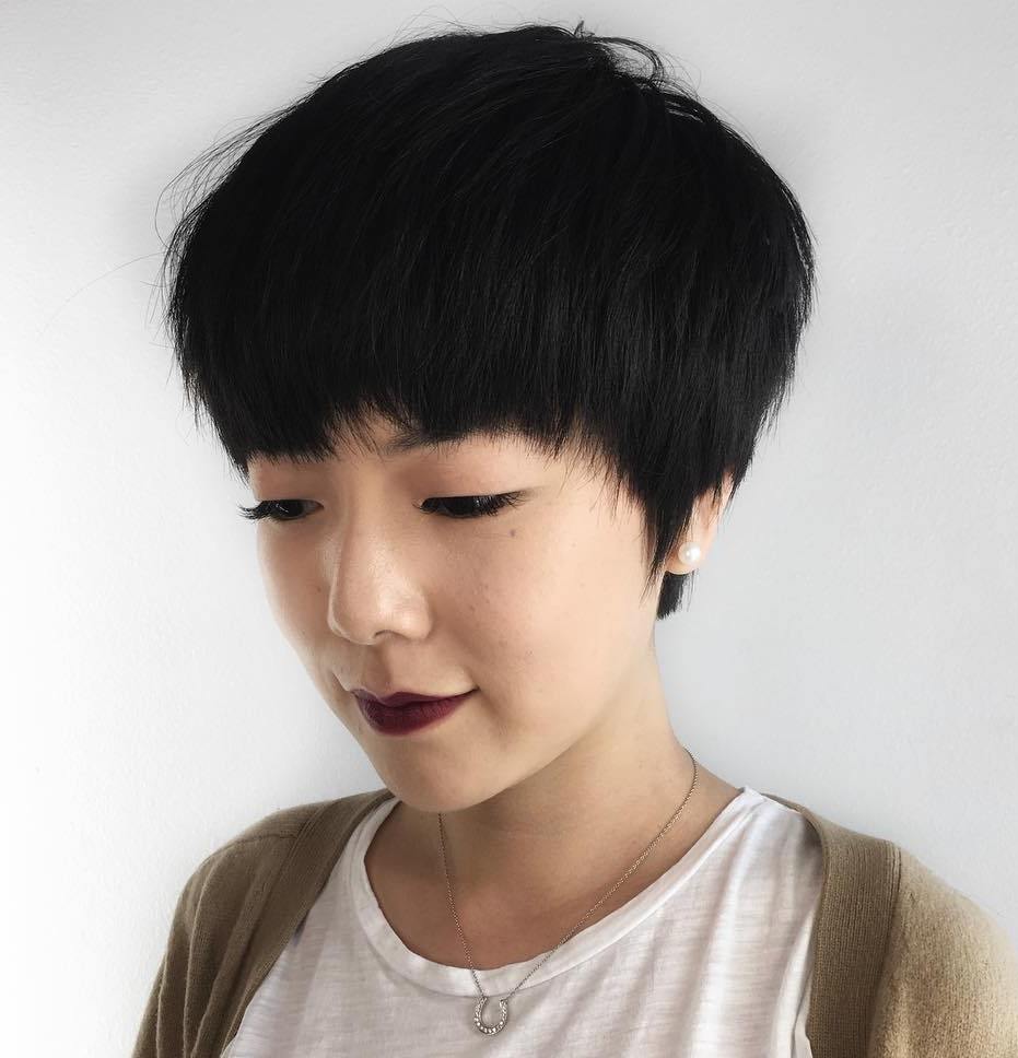 40 Short Hairstyles and Haircuts for Women to Shine in 2022