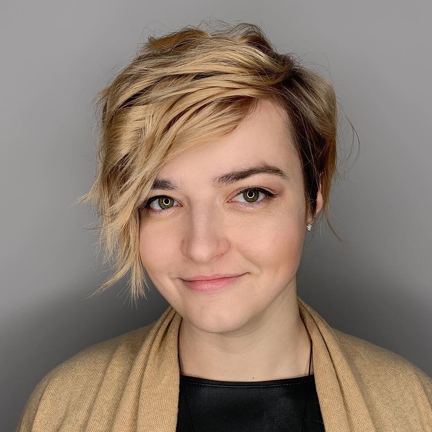 Flattering Wavy Pixie For Round Face