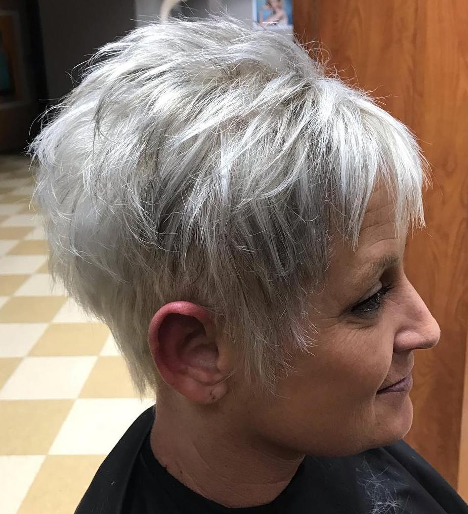 50 Short Hairstyles and Haircuts for Women over 50 to Sport in 2022