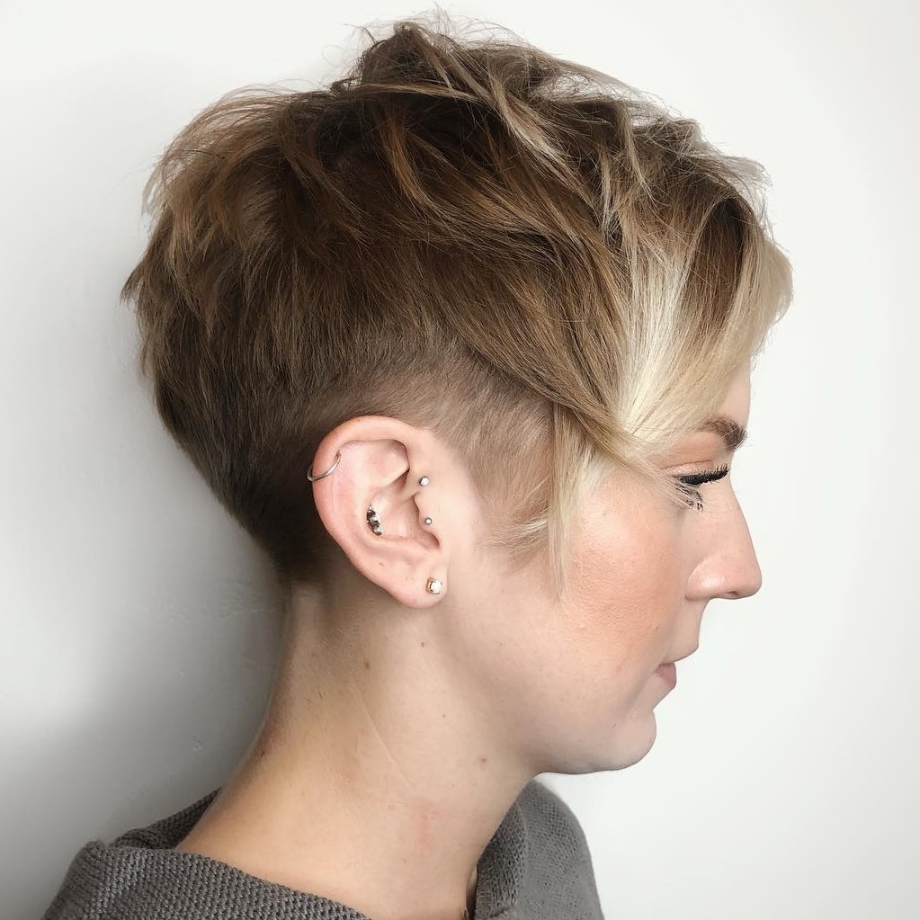 Disconnected Pixie Cut With Layers